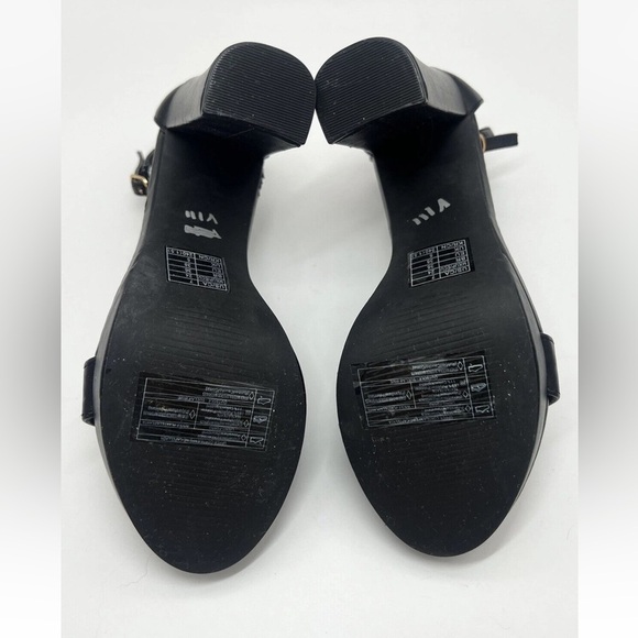 FOREVER 21 size 7 Black vegan Leather Sandal Shoes Chunky High heel block Heels - Picture 3 of 9